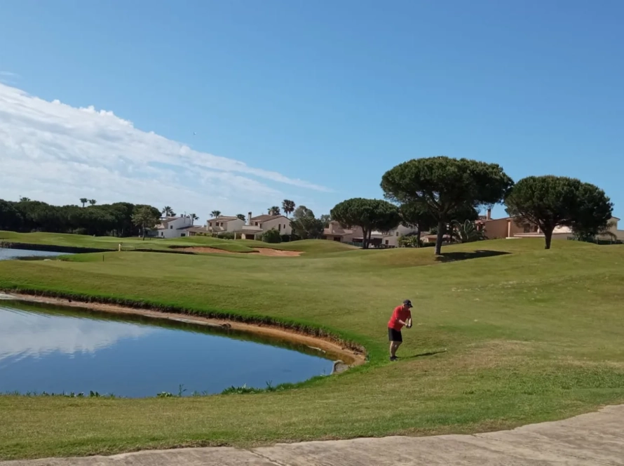 El recorrido de golf que enamora en la costa de Cádiz