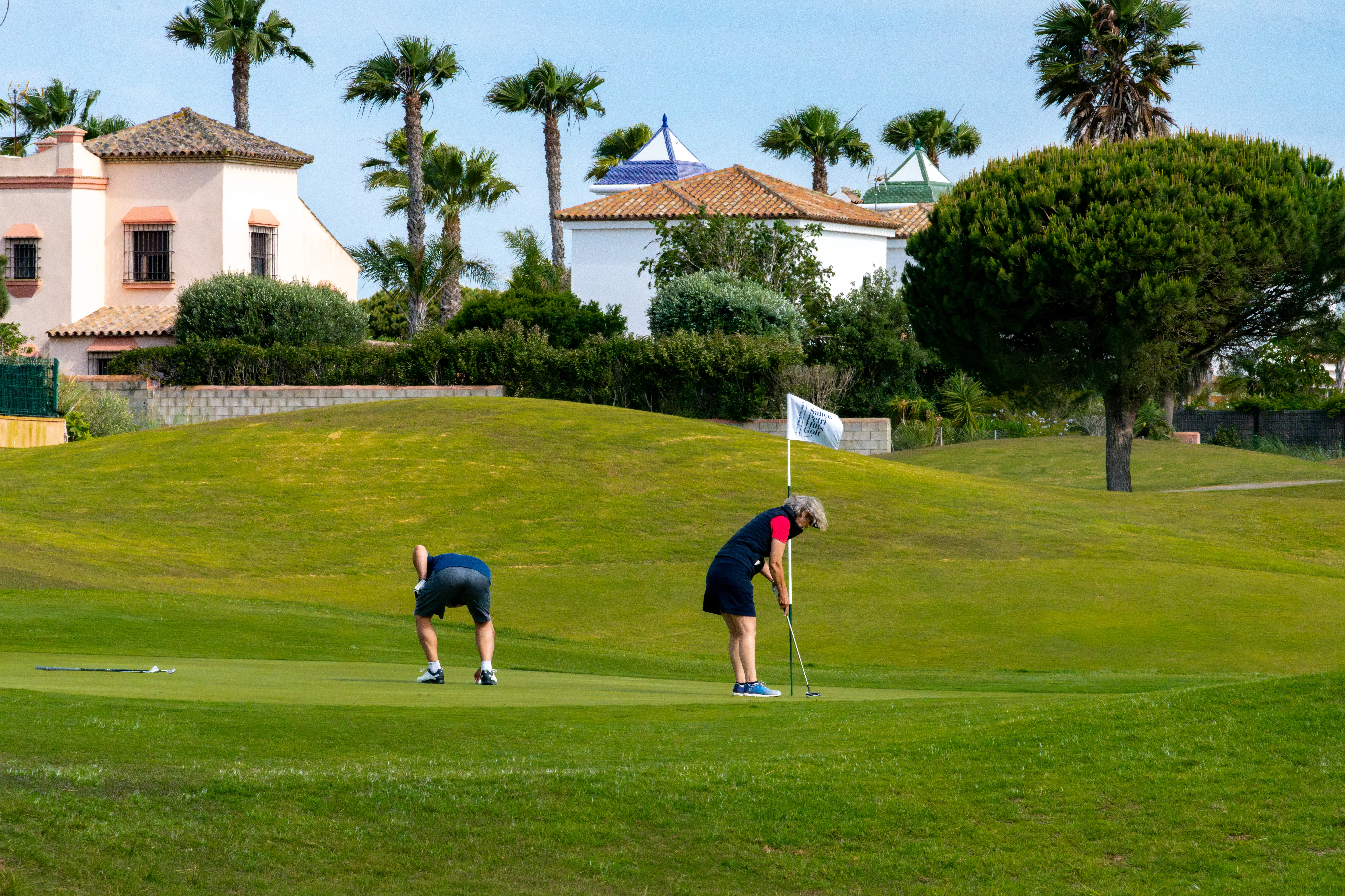 Golf sostenible en la costa, naturaleza y golf en Sancti Petri